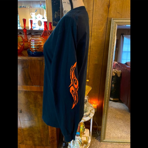 Vintage Hooters long sleeved black t-shirt - Picture 2 of 5